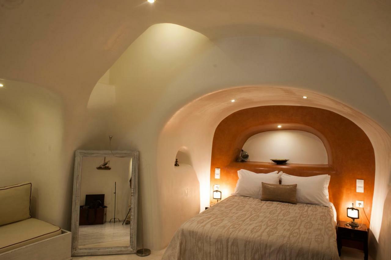 Heliophos Boutique Caves Aparthotel Oia  Exterior photo